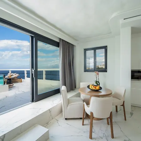 Tagoo Hills Residences 4*